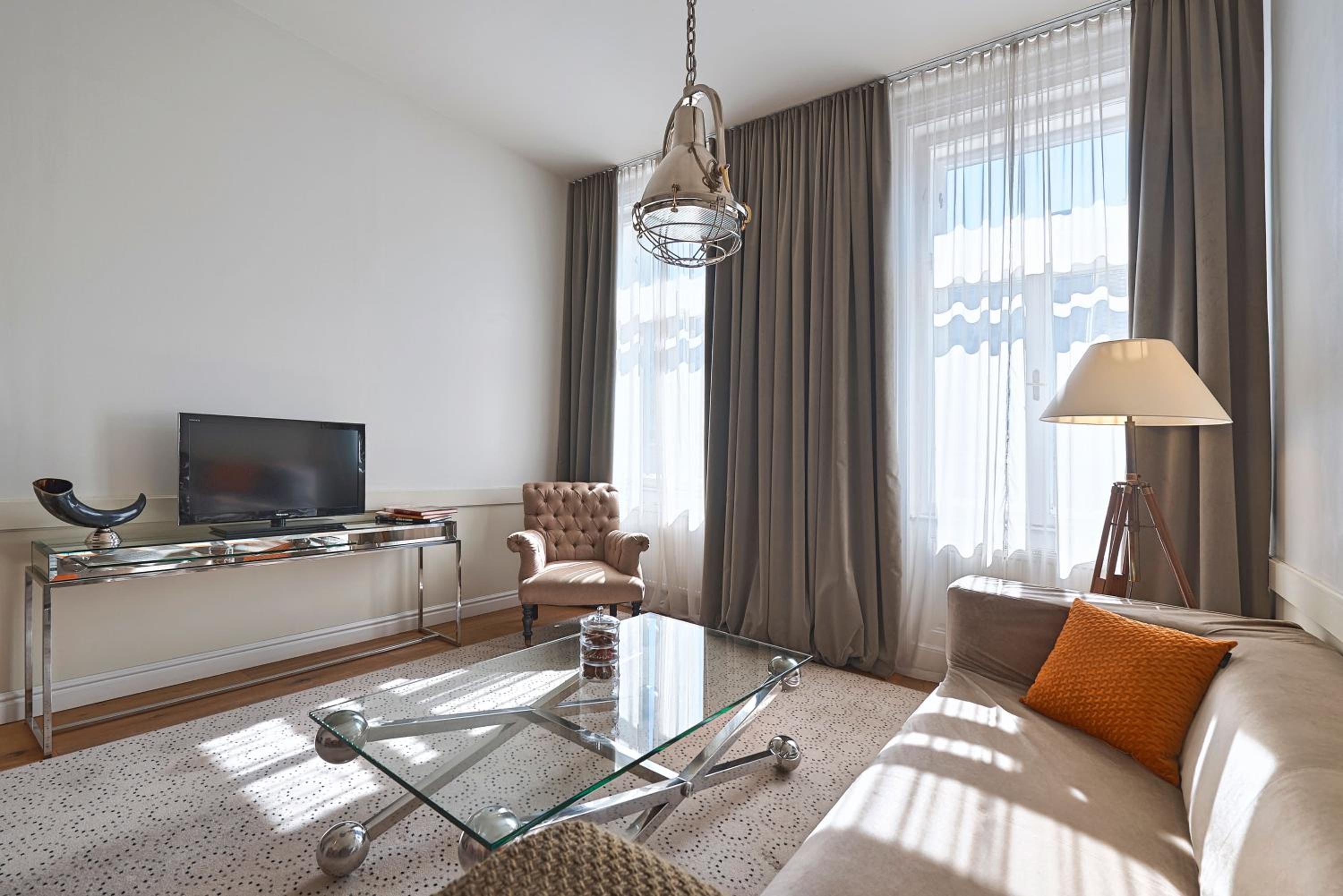 6 rooms Naschmarkt