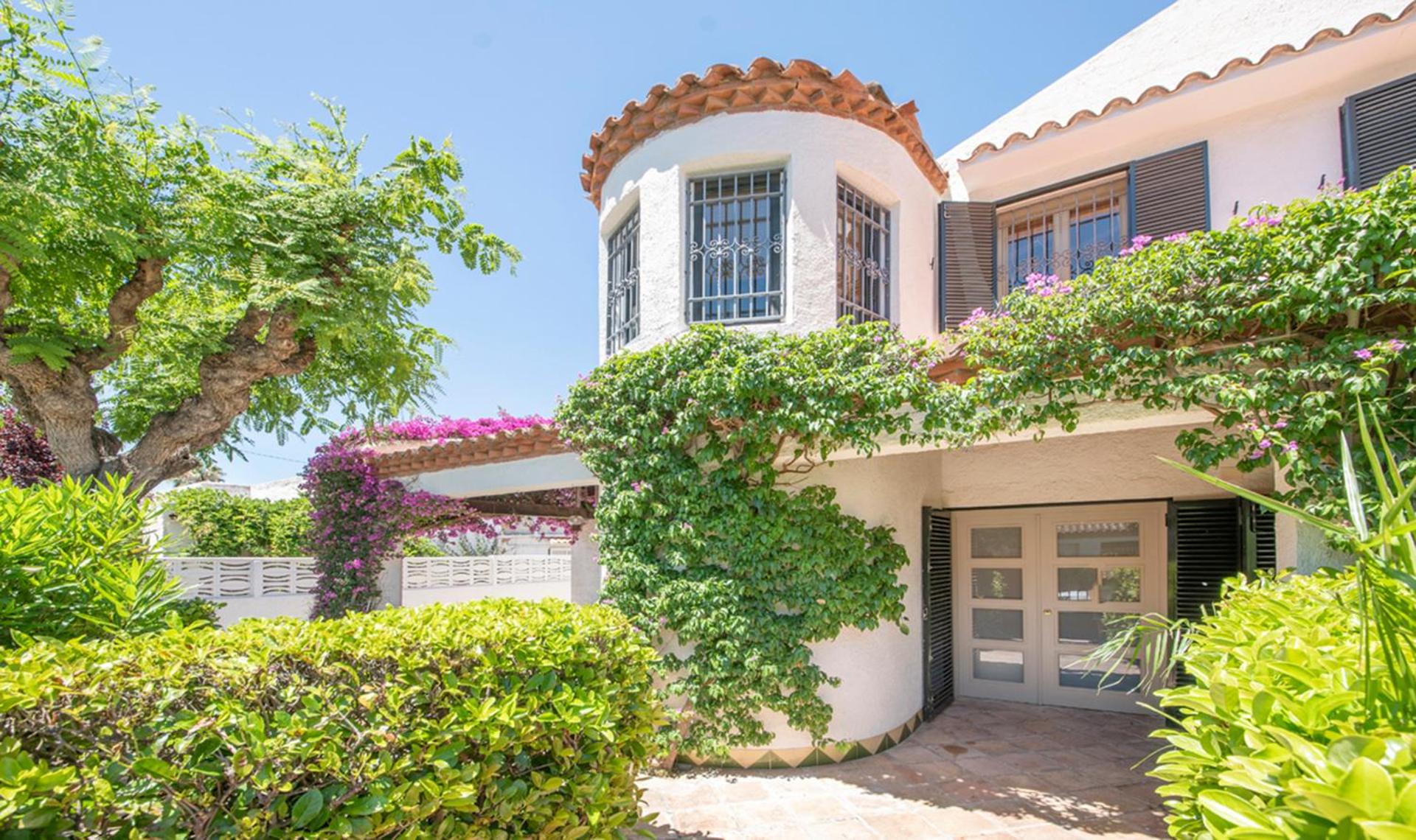TarracoHomes, Villa con Terraza frente a la Cambrils Playa