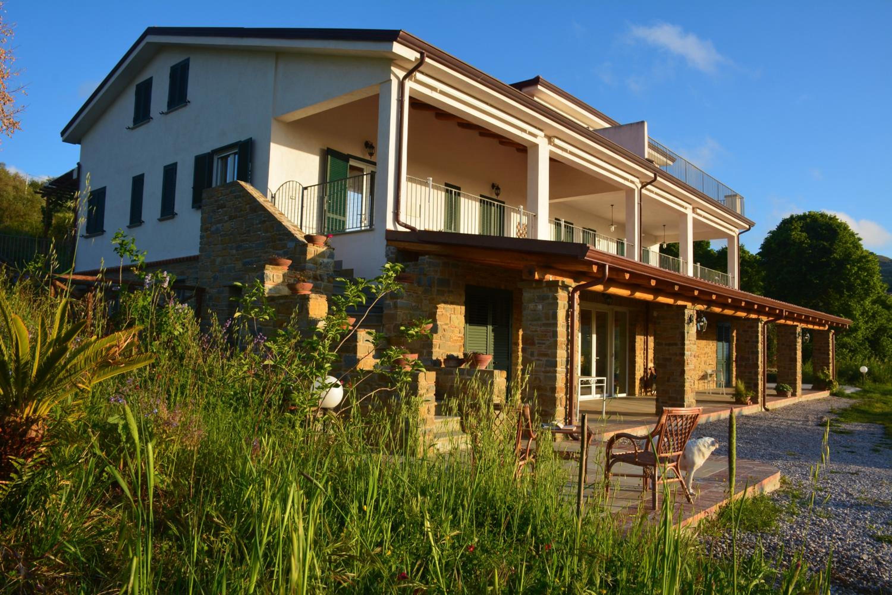 Casale Dionisia, Santa Maria di Castellabate