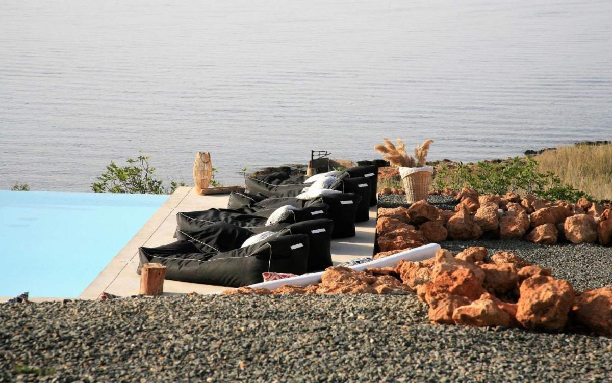Aloe Mare Suites view 2
