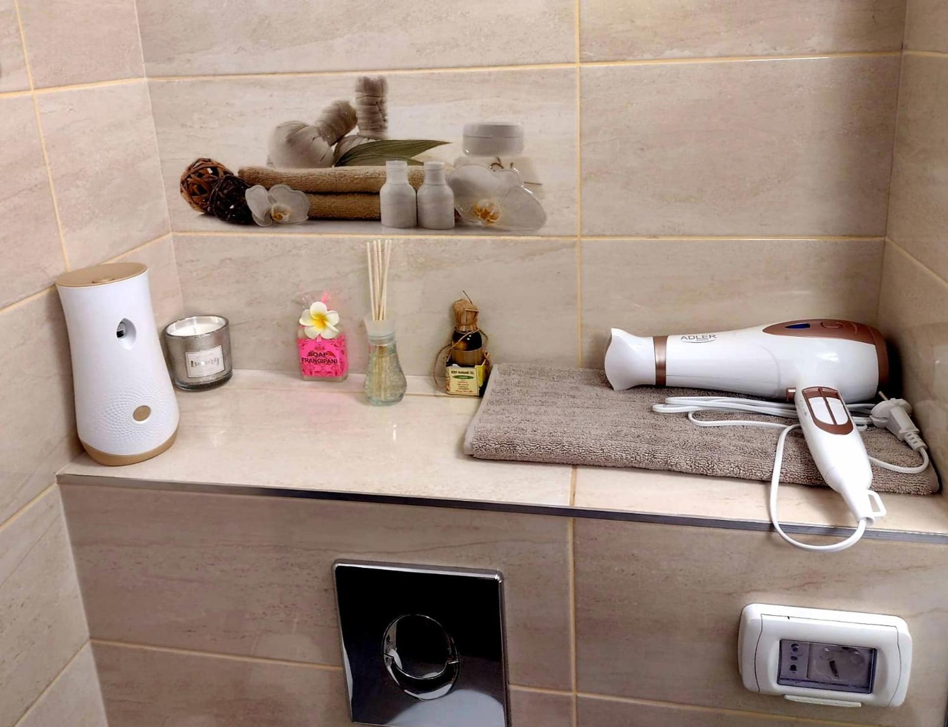 Delightful Studio Brâncuși en Bucharest — bathroom