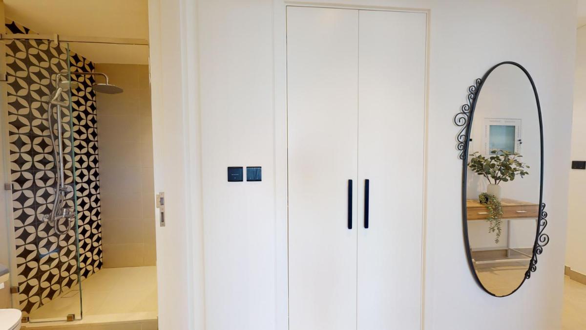 White Sage - High-End apartment With Burj Khalifa Glimpse