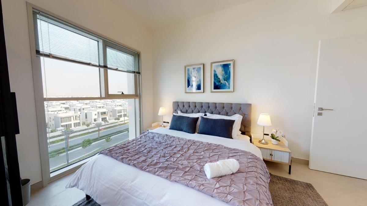 White Sage - High-End apartment With Burj Khalifa Glimpse