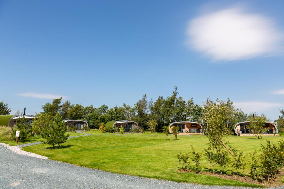 Fell View Park Escape Pods with hot tubs view 3