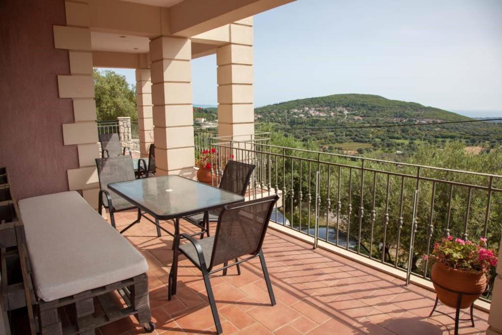 Villa Tzanatos view 4