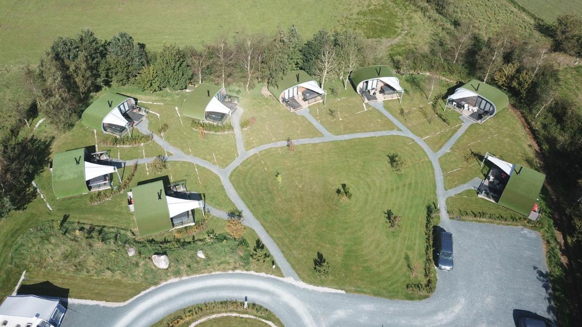 Fell View Park Escape Pods with hot tubs view 4