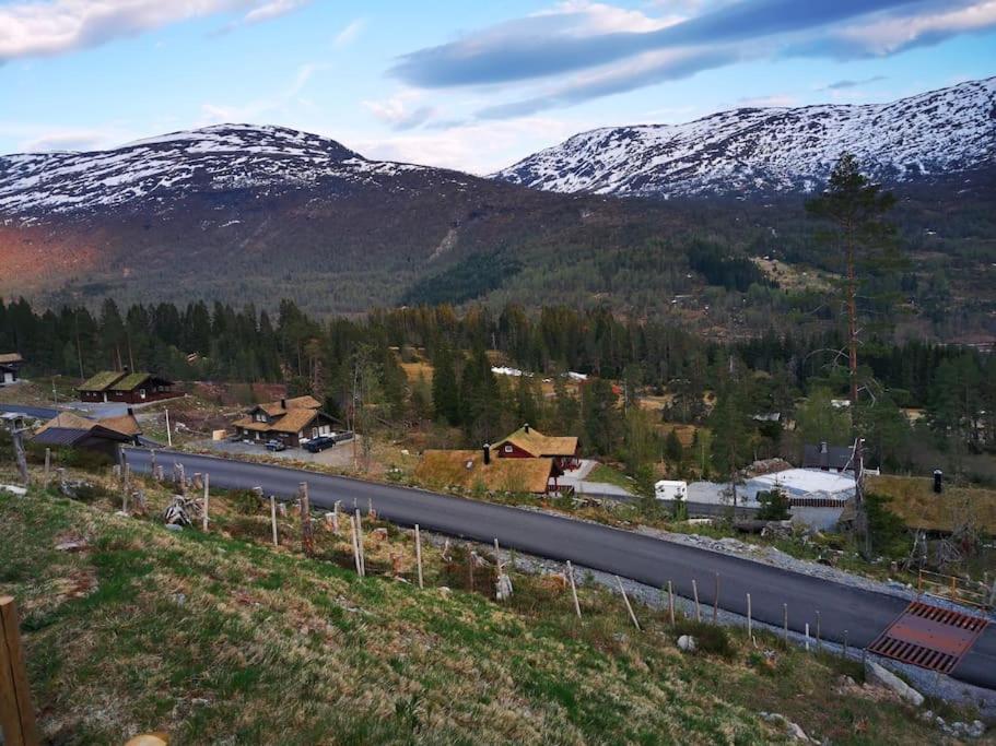 Cabin in beautiful surroundings at Harpefossen view 2