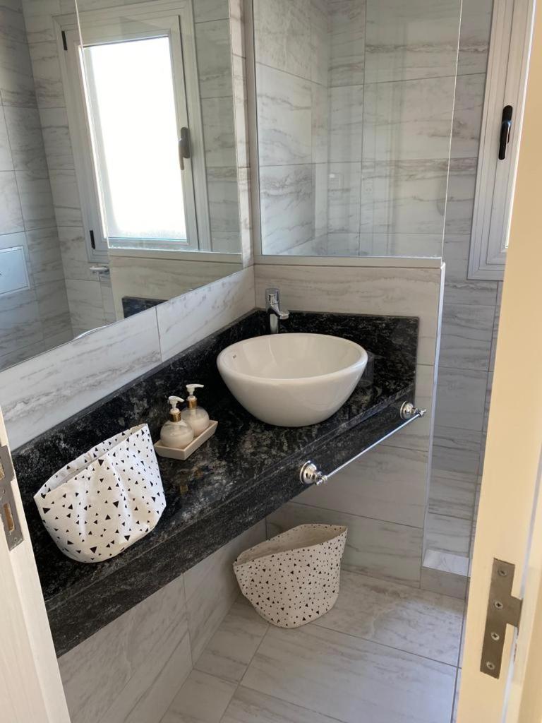 DEPARTAMENTO NUEVO CENTRICO 2 DORMITORIOS 2 Baños COCHERA GRATIS-PISCINA