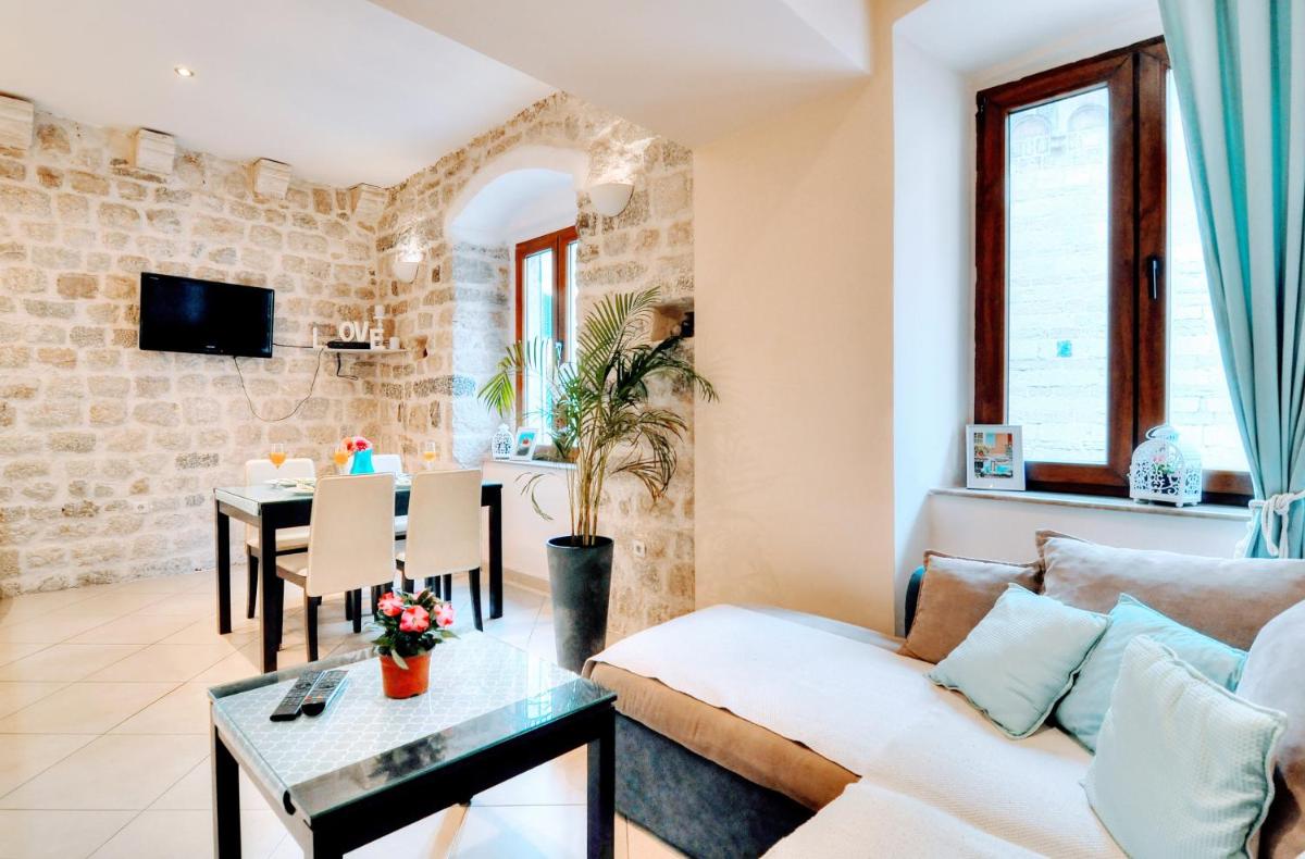 La Dolce Vita Apartments view 3