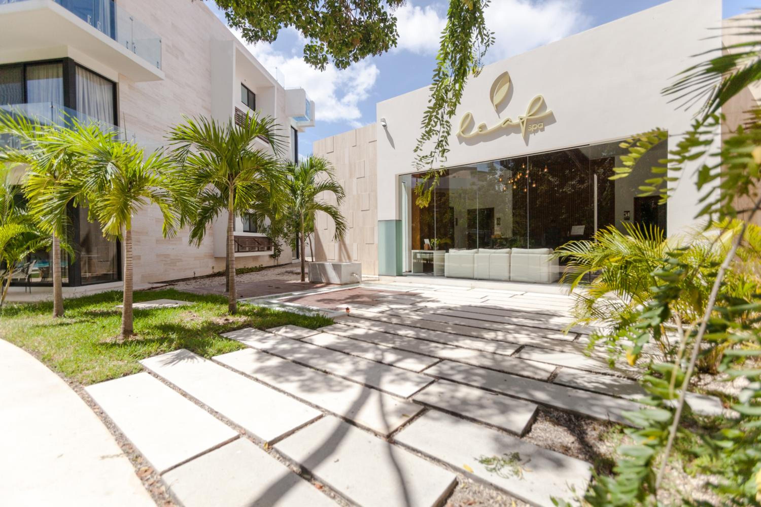 Mexican style studio with free Spa & Gym access view 3
