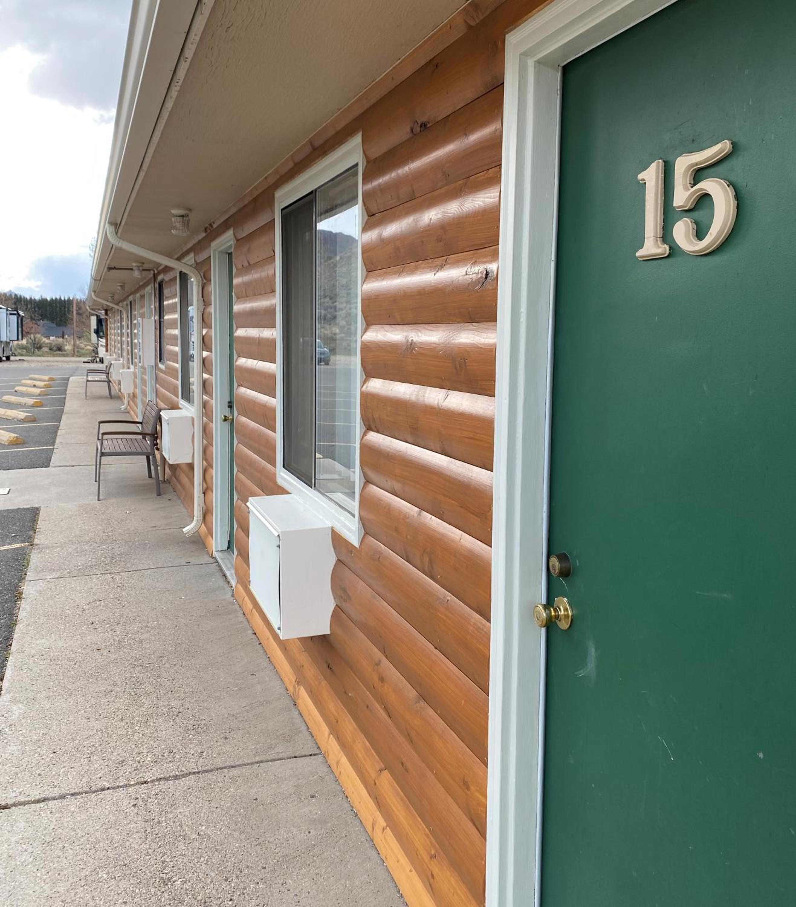 Green Creek Inn and RV Park - Property Image 12