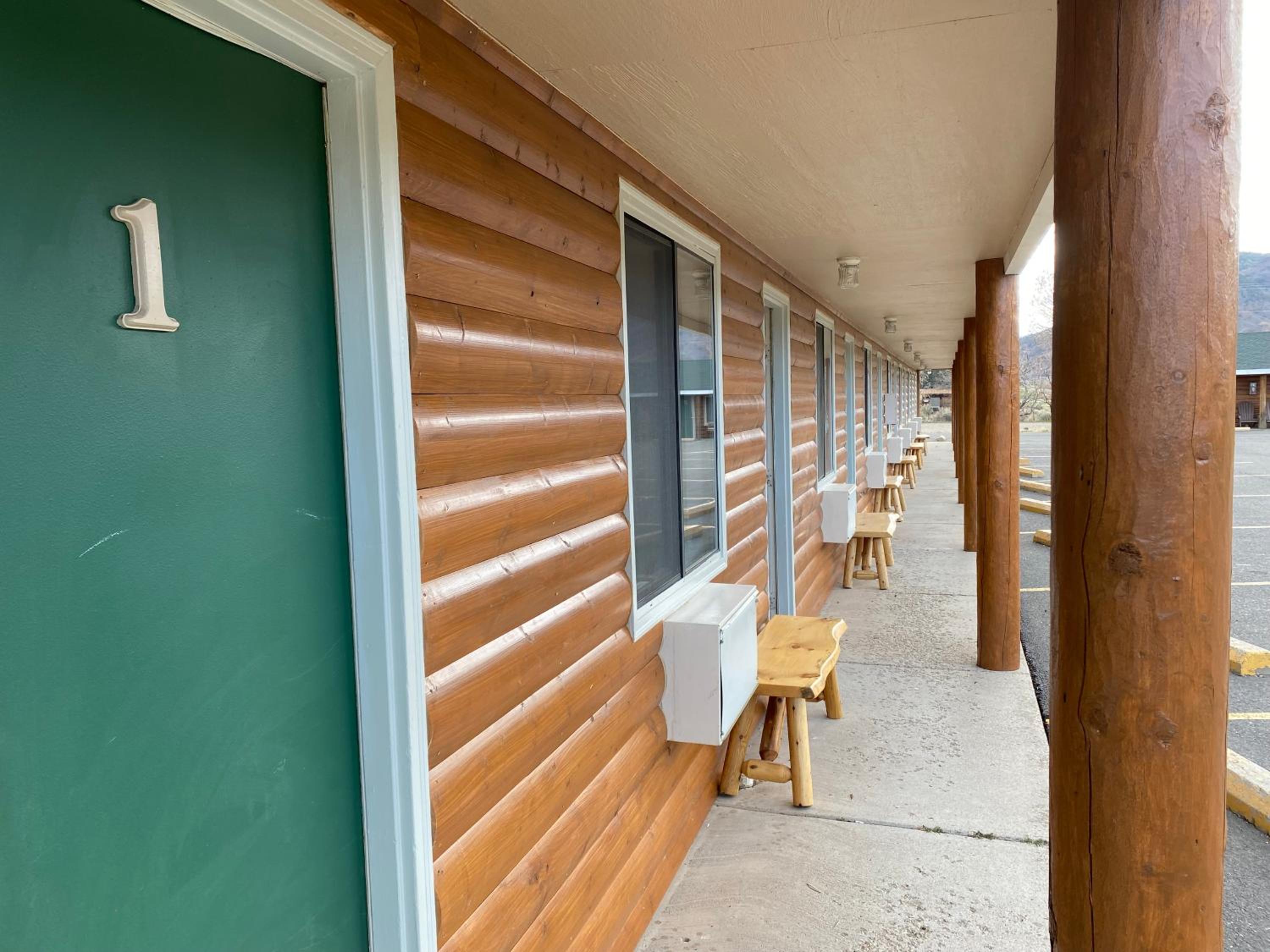 Green Creek Inn and RV Park - Property Image 4