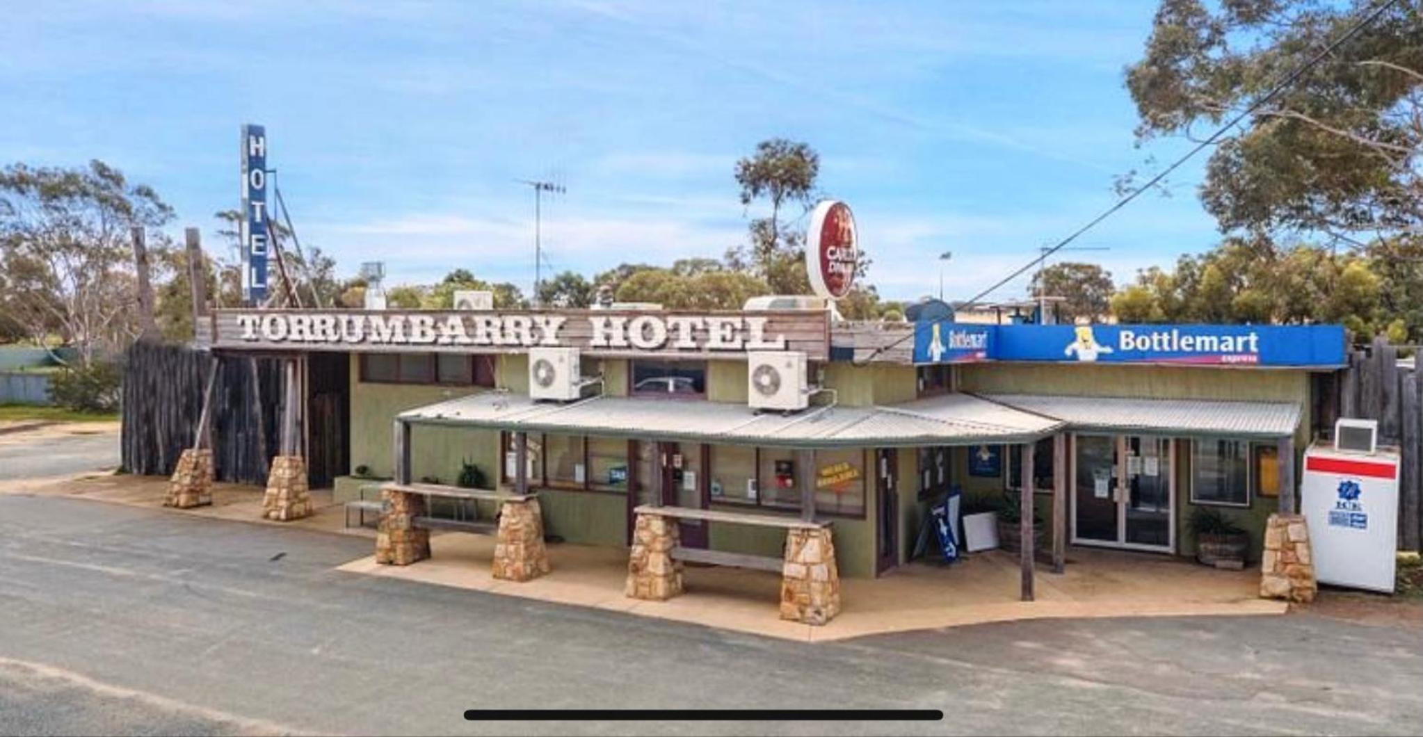 TORRUMBARRY MOTEL view 2