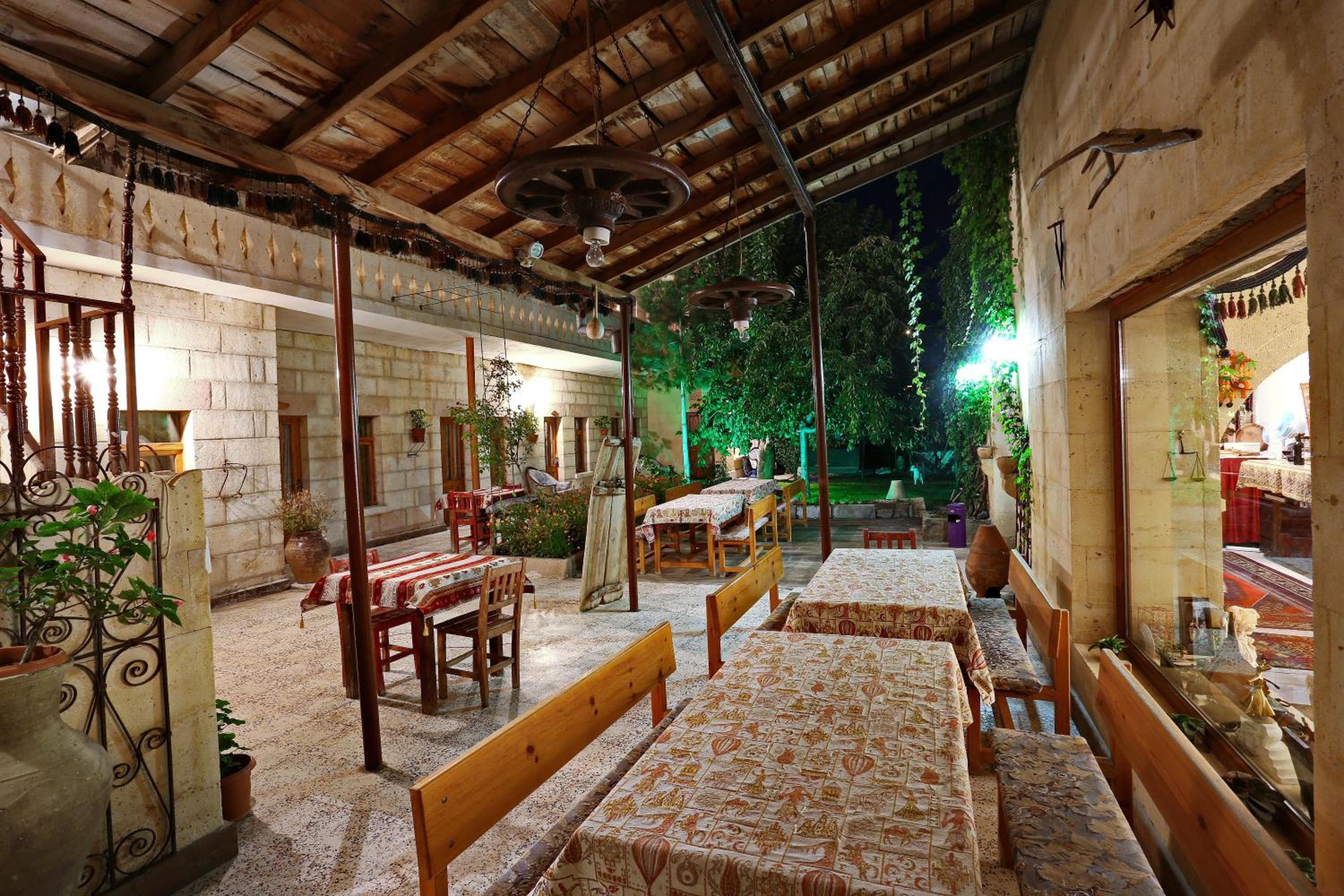Anatolia Raymonde Cave House