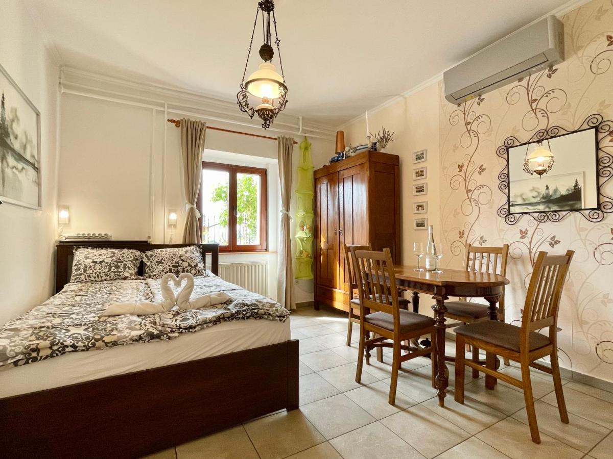 Hotel Vöröskő Apartman Alsóörs - Image 1