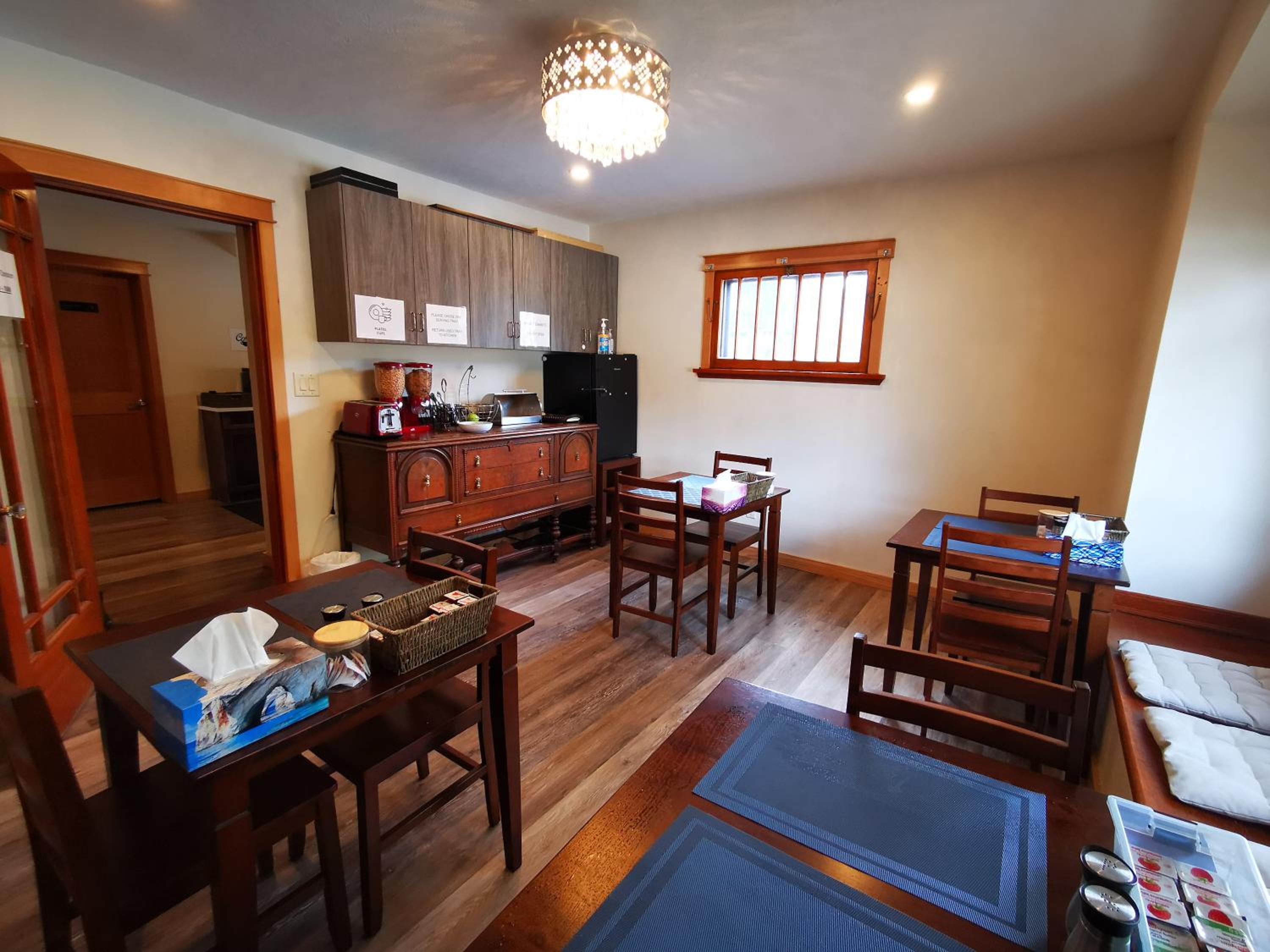 Riverfront Estate Bed&Breakfast Banff