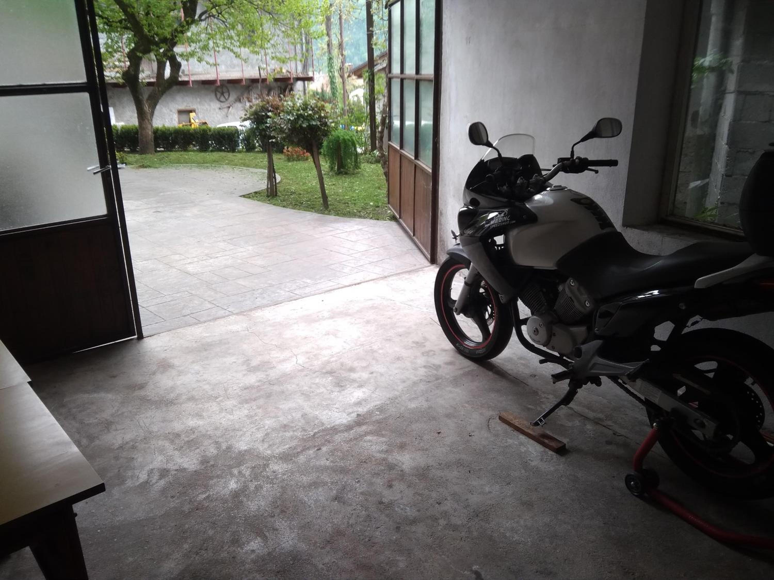 Photo 9