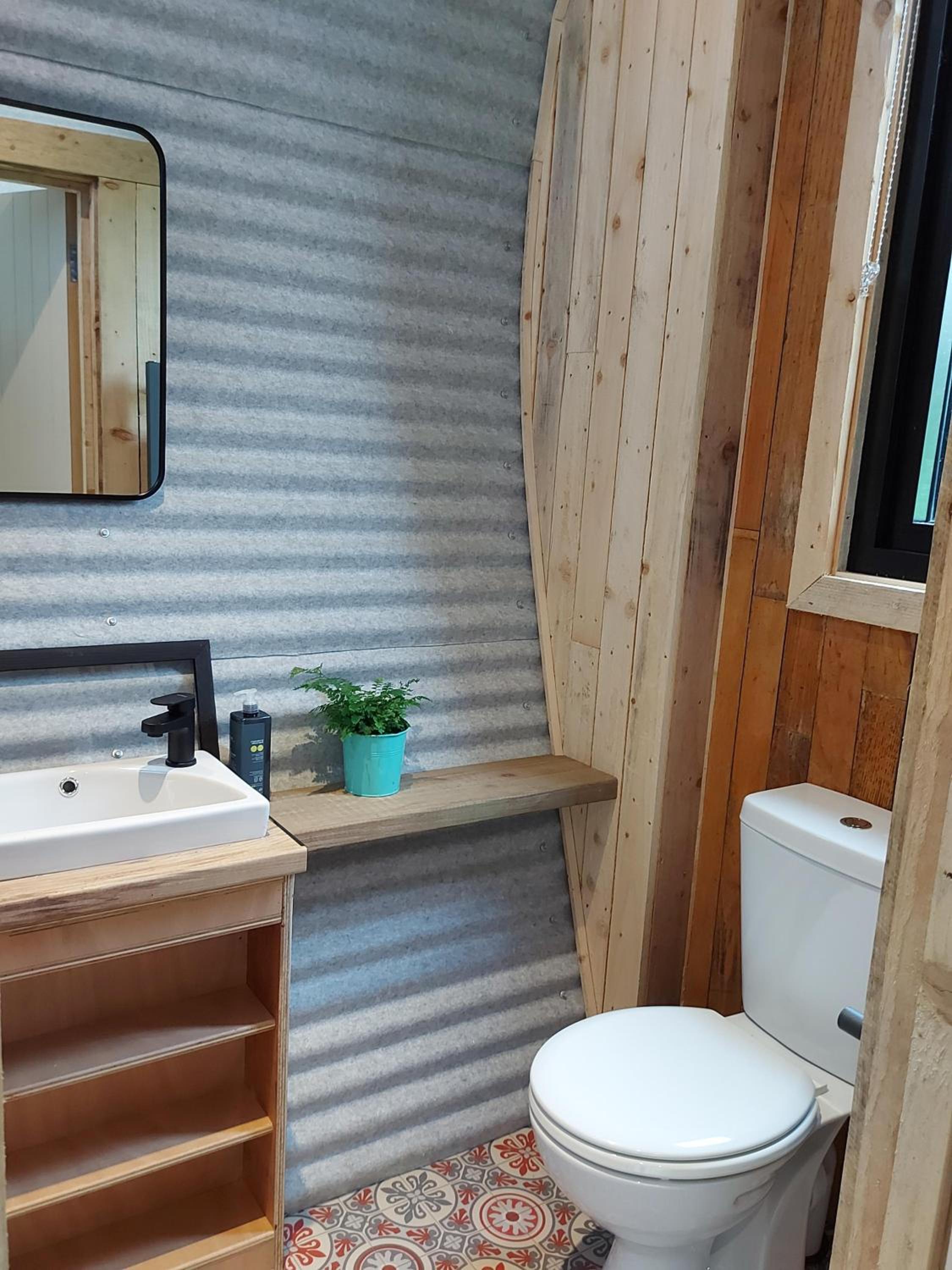 Killarney Glamping at the Grove, Suites and Lodges