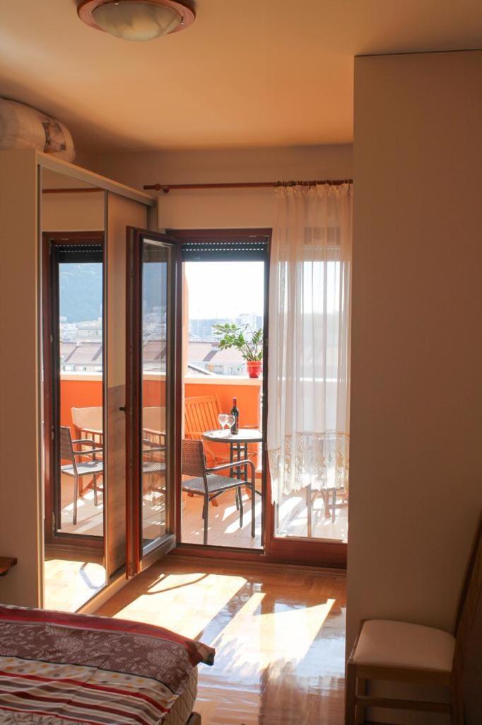 One bedroom apartament with sea view and private parking photo 4