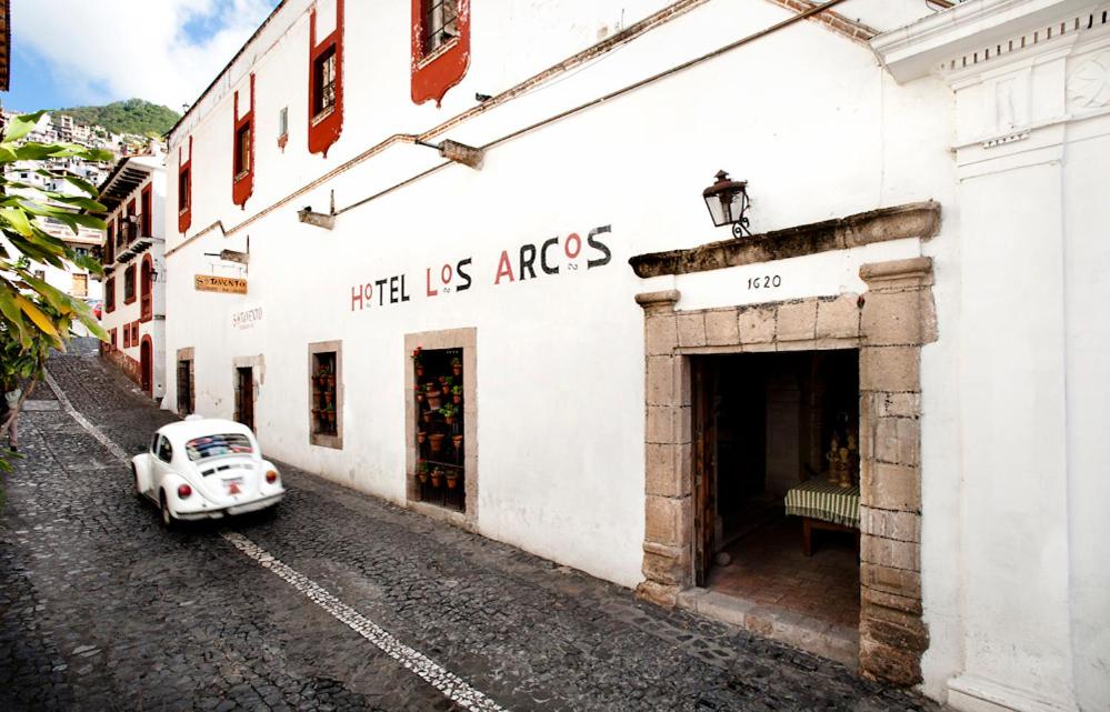 Hotel los Arcos - Image 1