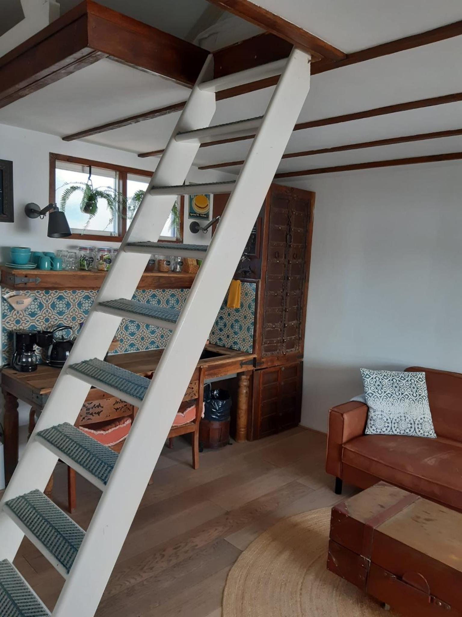 CASA KAREN - Houseboat studio with private terrace