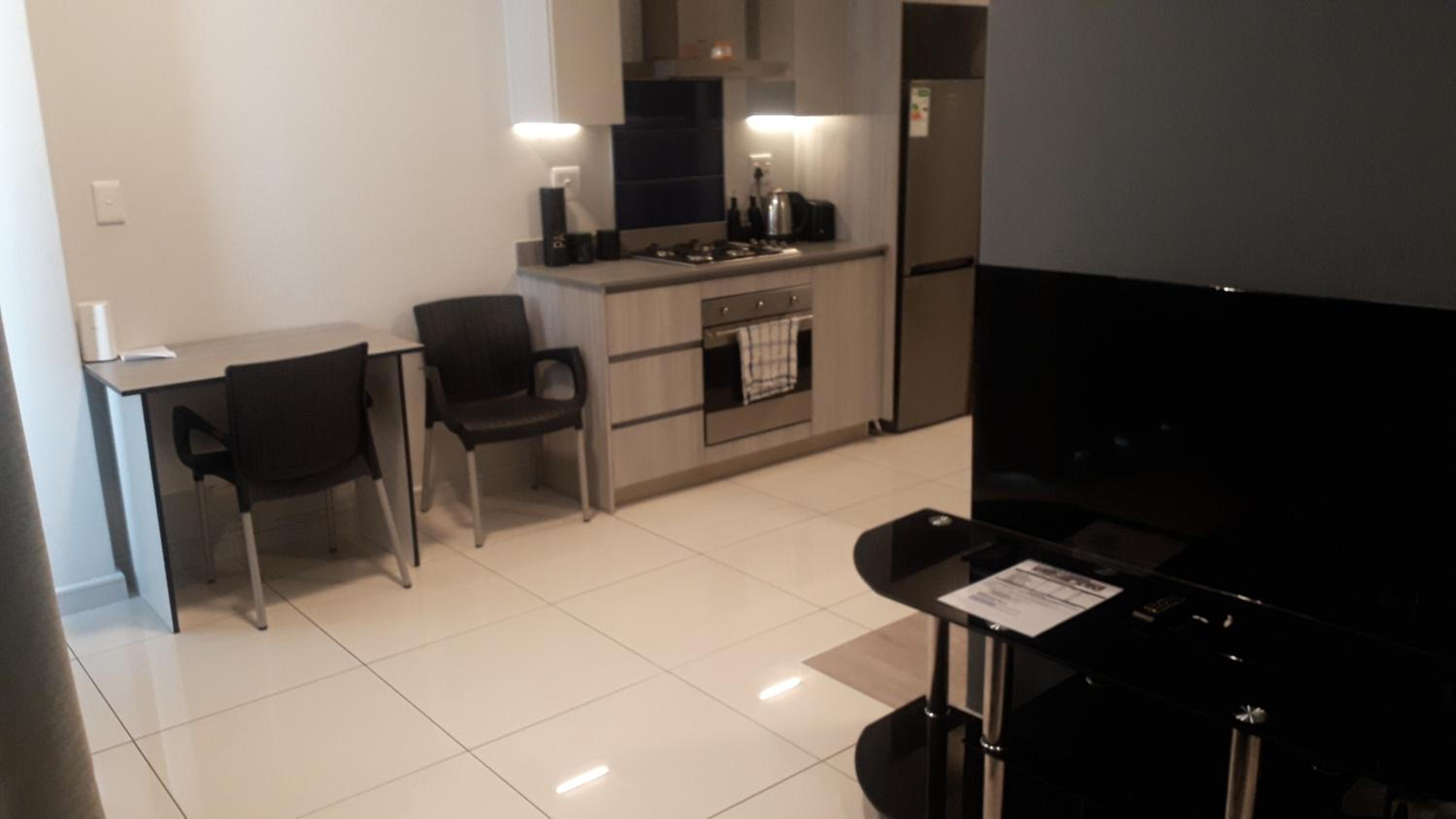 One Perfect Stay Median Rosebank