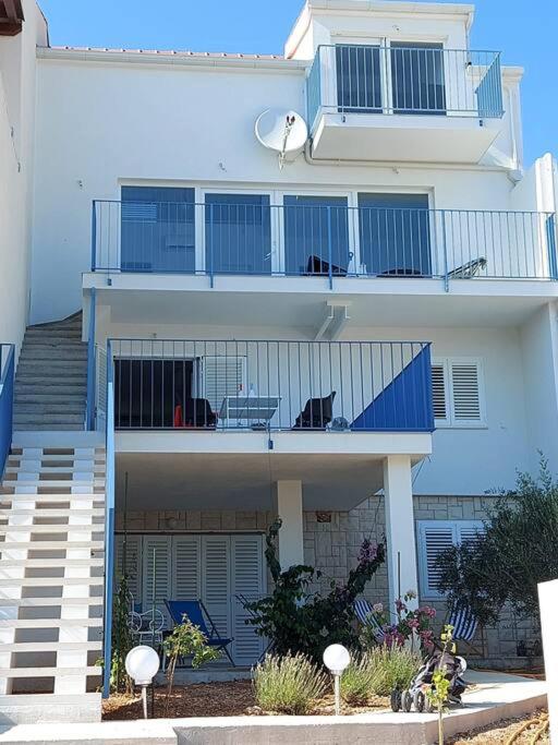 RA apartment for 2 people in Bol