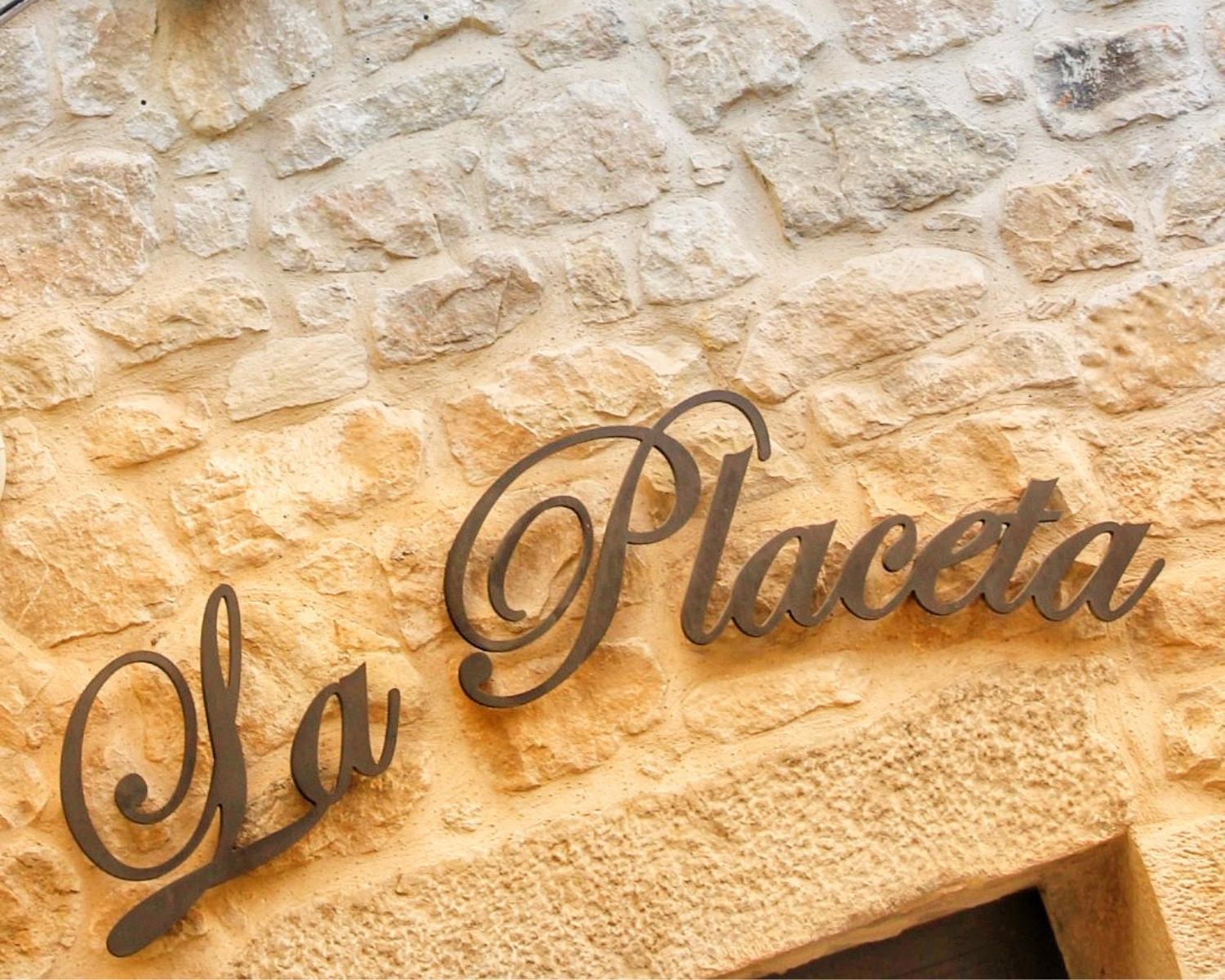 Hostal La Placeta view 3