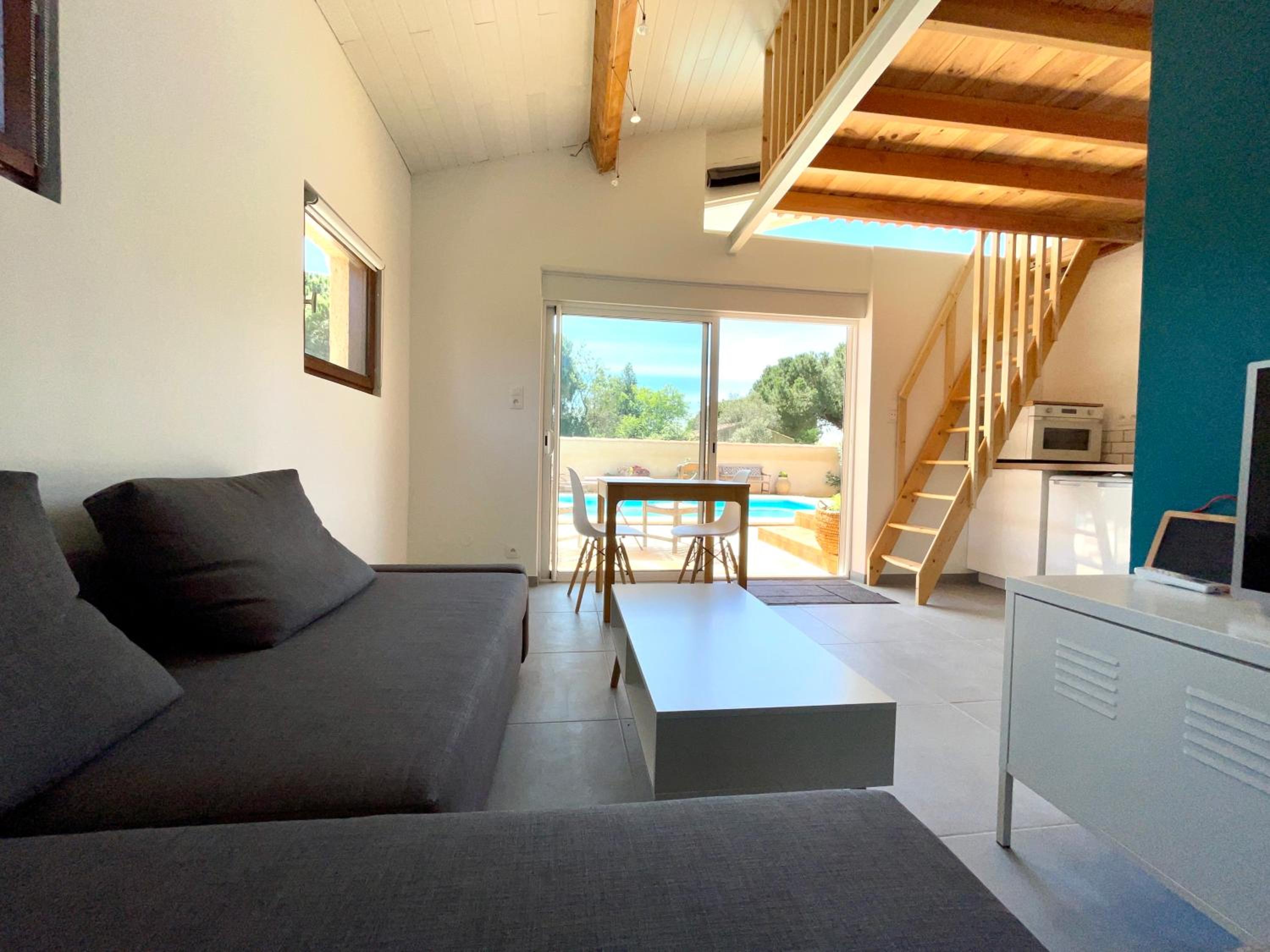 Annexe des Pins - studio gîte avec piscine & climatisation view 2