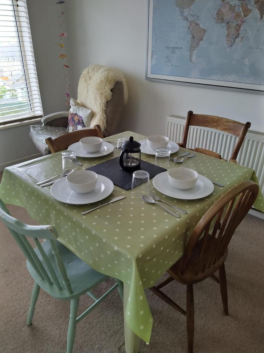 Toppers Bright Seaview Family or Couple Home Devon Westward Ho! view 4