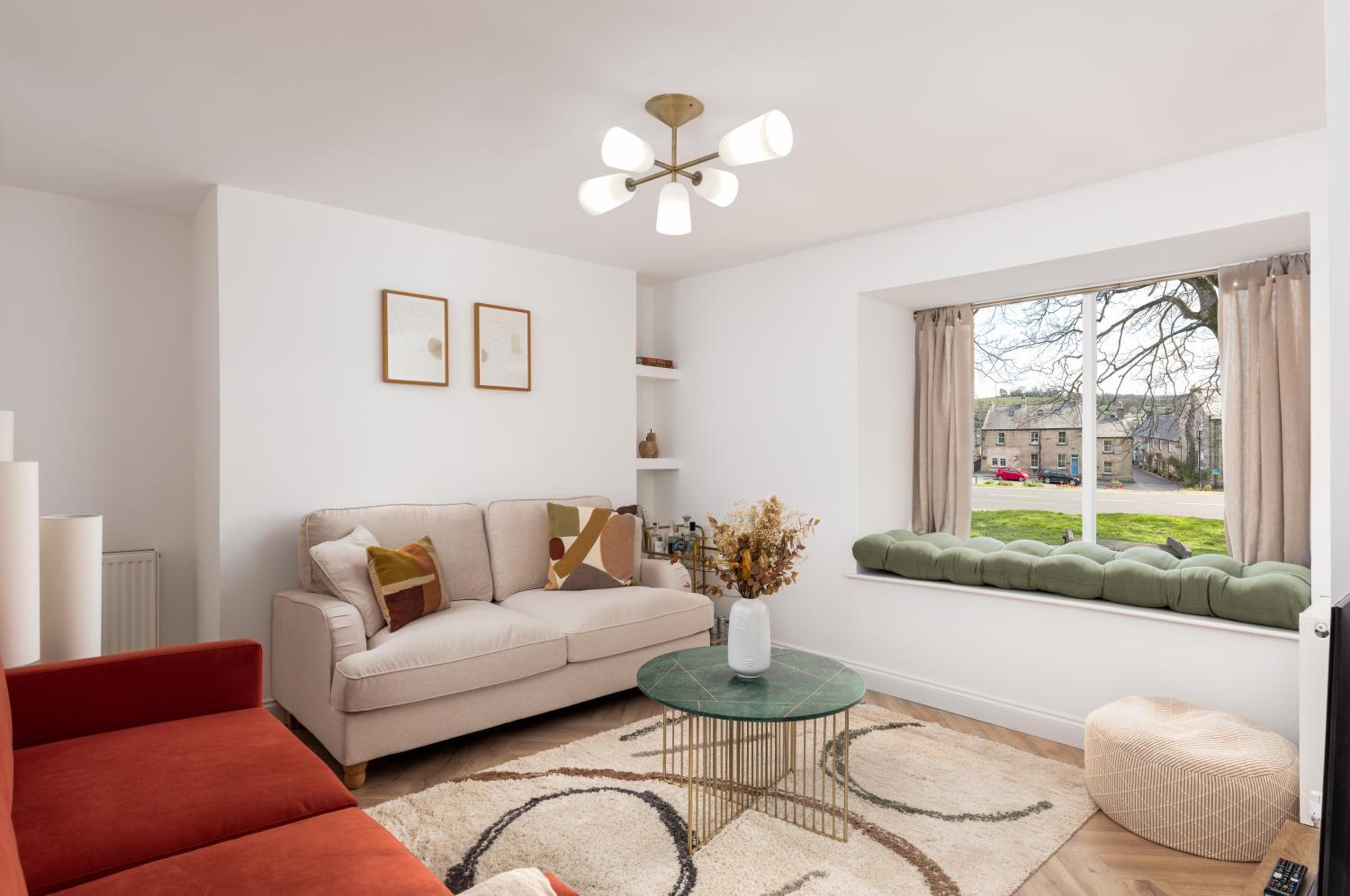 Luxe Design - Heart of Rothbury - Sleeps 8! view 3
