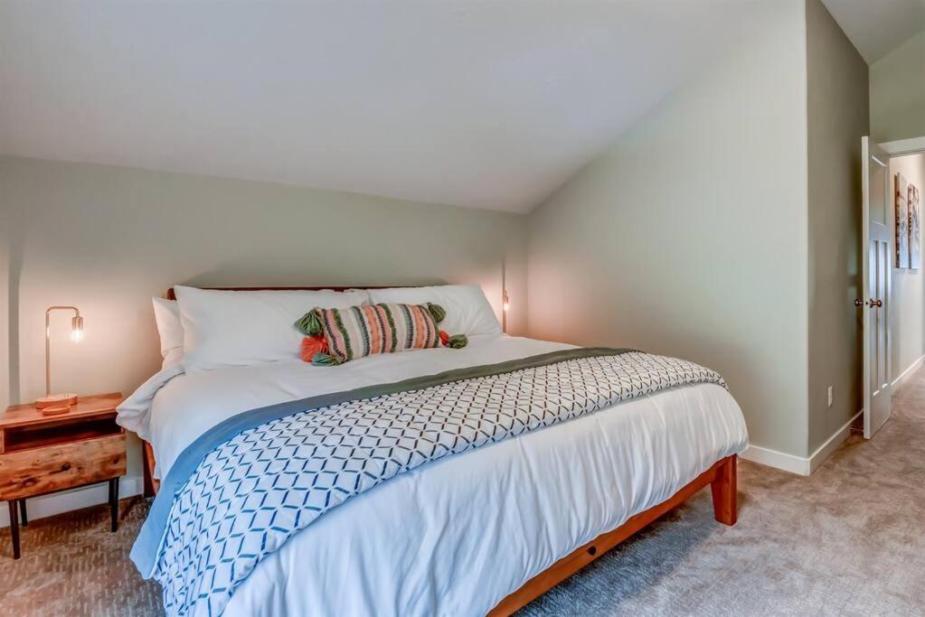 Ocean Overlook 3 Ensuite Bedrooms, Game Lounge, Pet-Friendly & Family Ready view 2