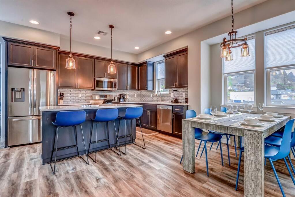 Ocean Overlook 3 Ensuite Bedrooms, Game Lounge, Pet-Friendly & Family Ready view 3