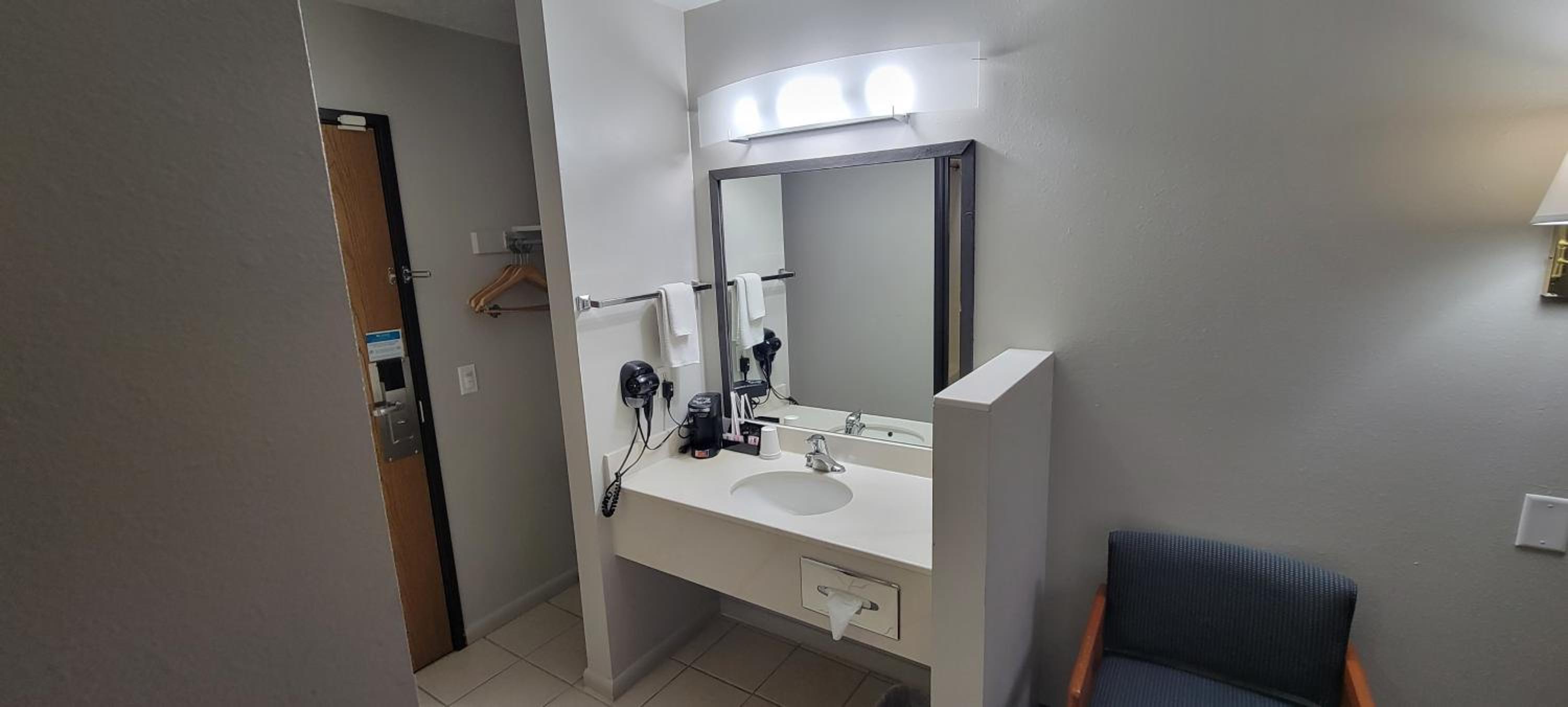 Salina Vacations - Quality Inn  Suites Salina National Forest Area - Property Image 7