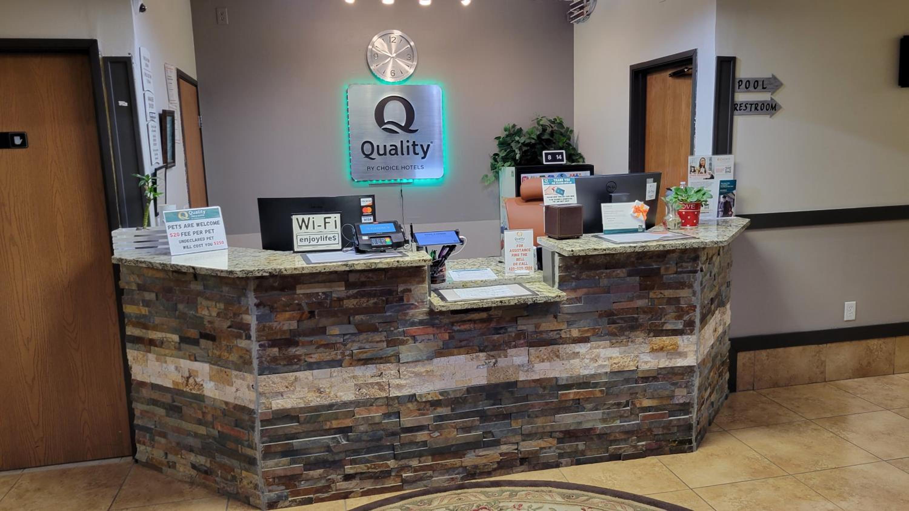 Salina Vacations - Quality Inn  Suites Salina National Forest Area - Property Image 12