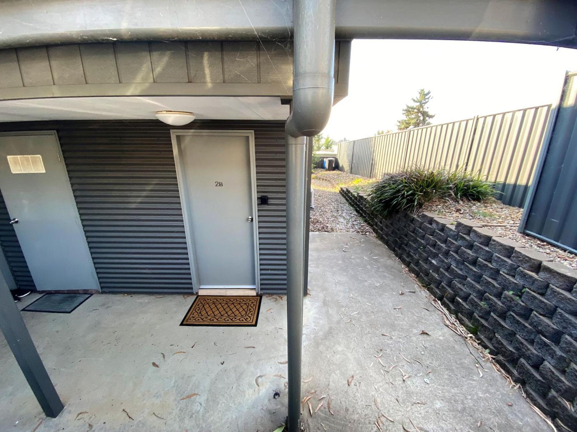 Poley Cow Studio - Lake & Mountain Views l Air-Con l Parking