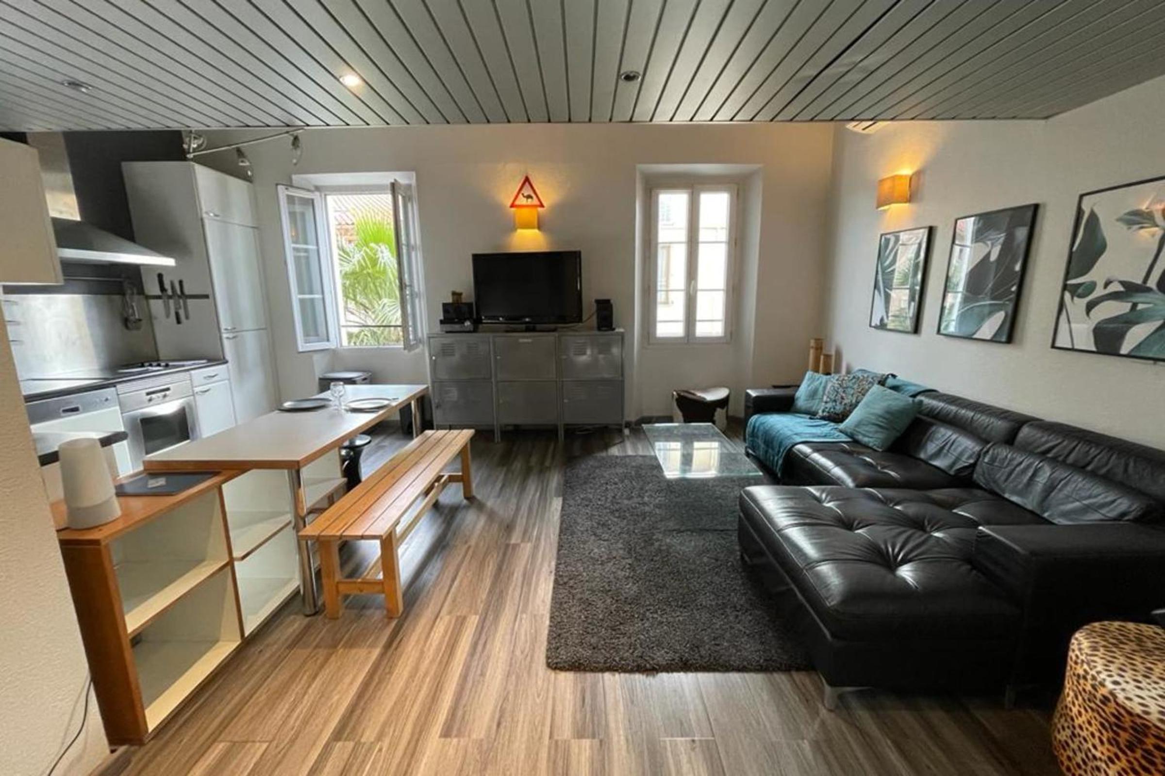 2 bedroom duplex apartment in the center of Cannes photo 2