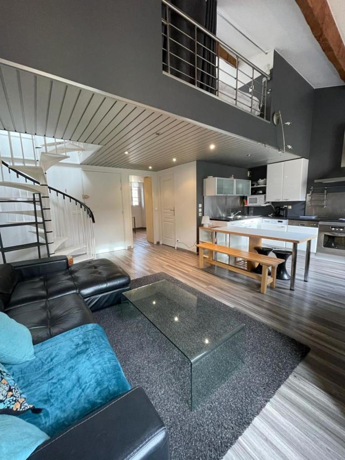 2 bedroom duplex apartment in the center of Cannes photo 3