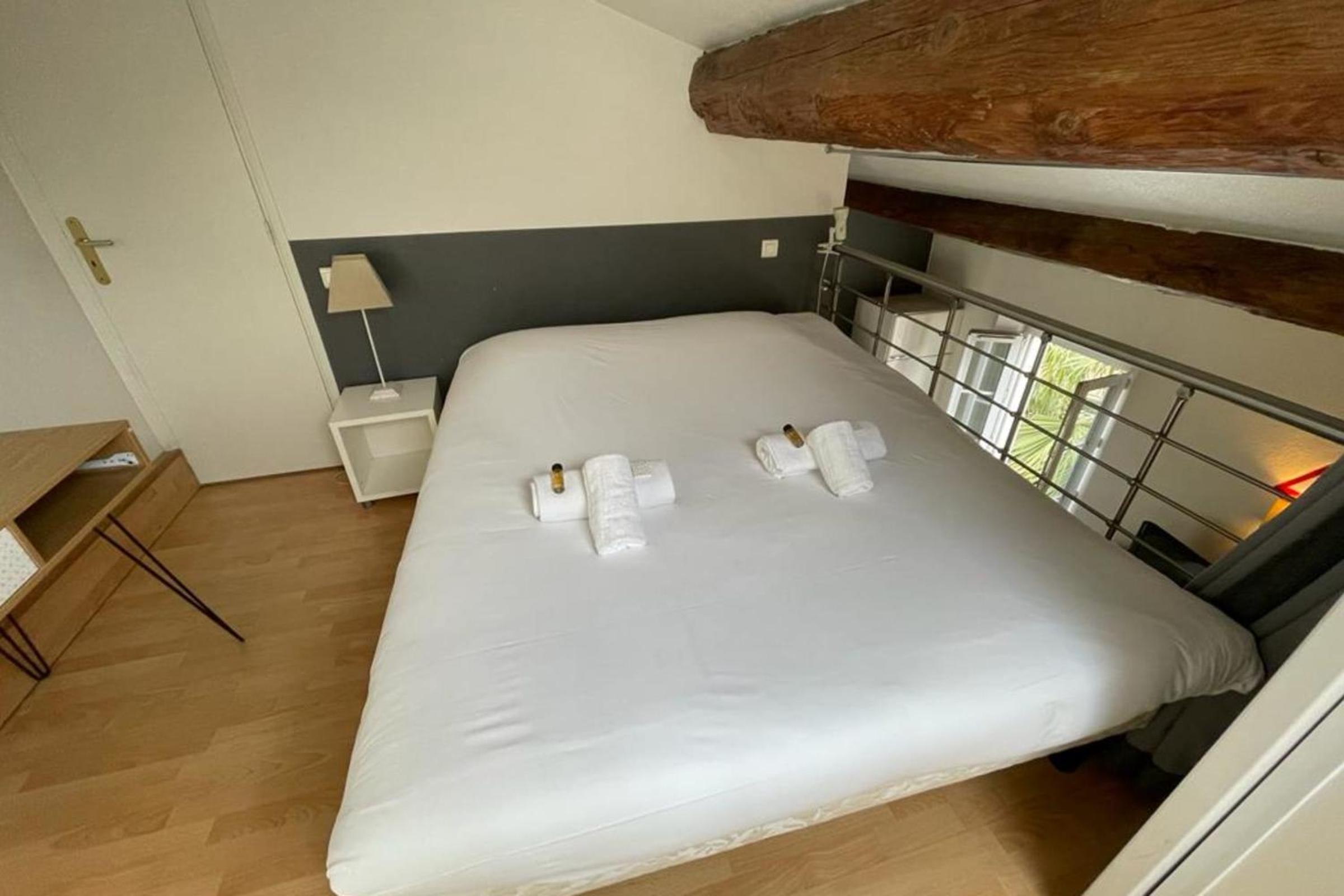 2 bedroom duplex apartment in the center of Cannes photo 5