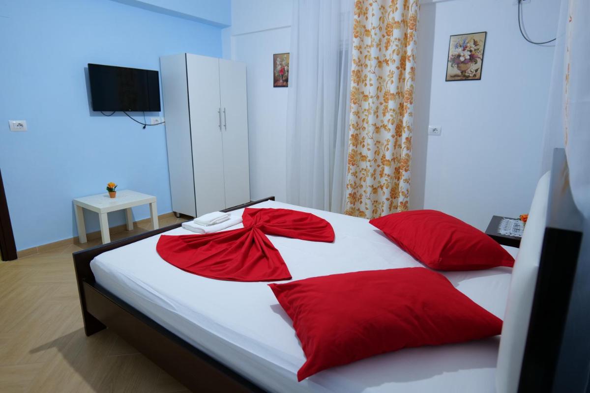 Kristal Apartments