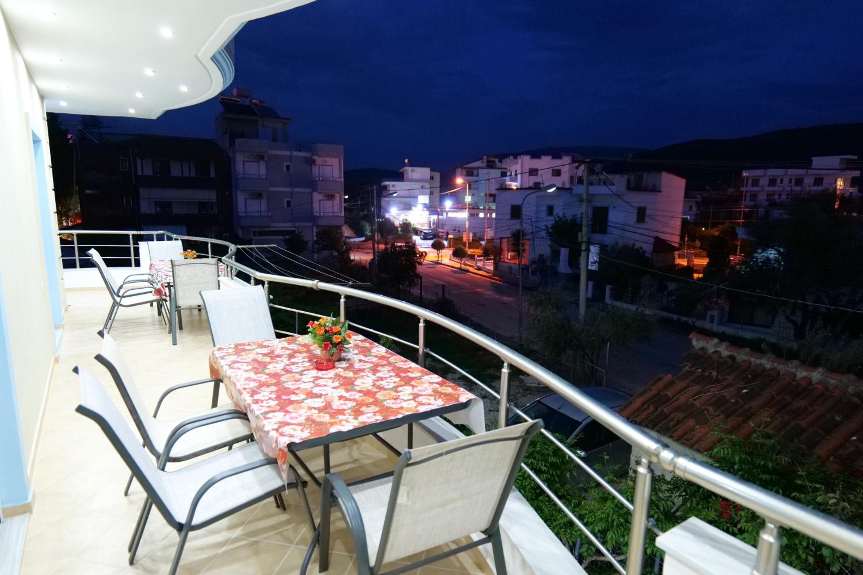 Kristal Apartments