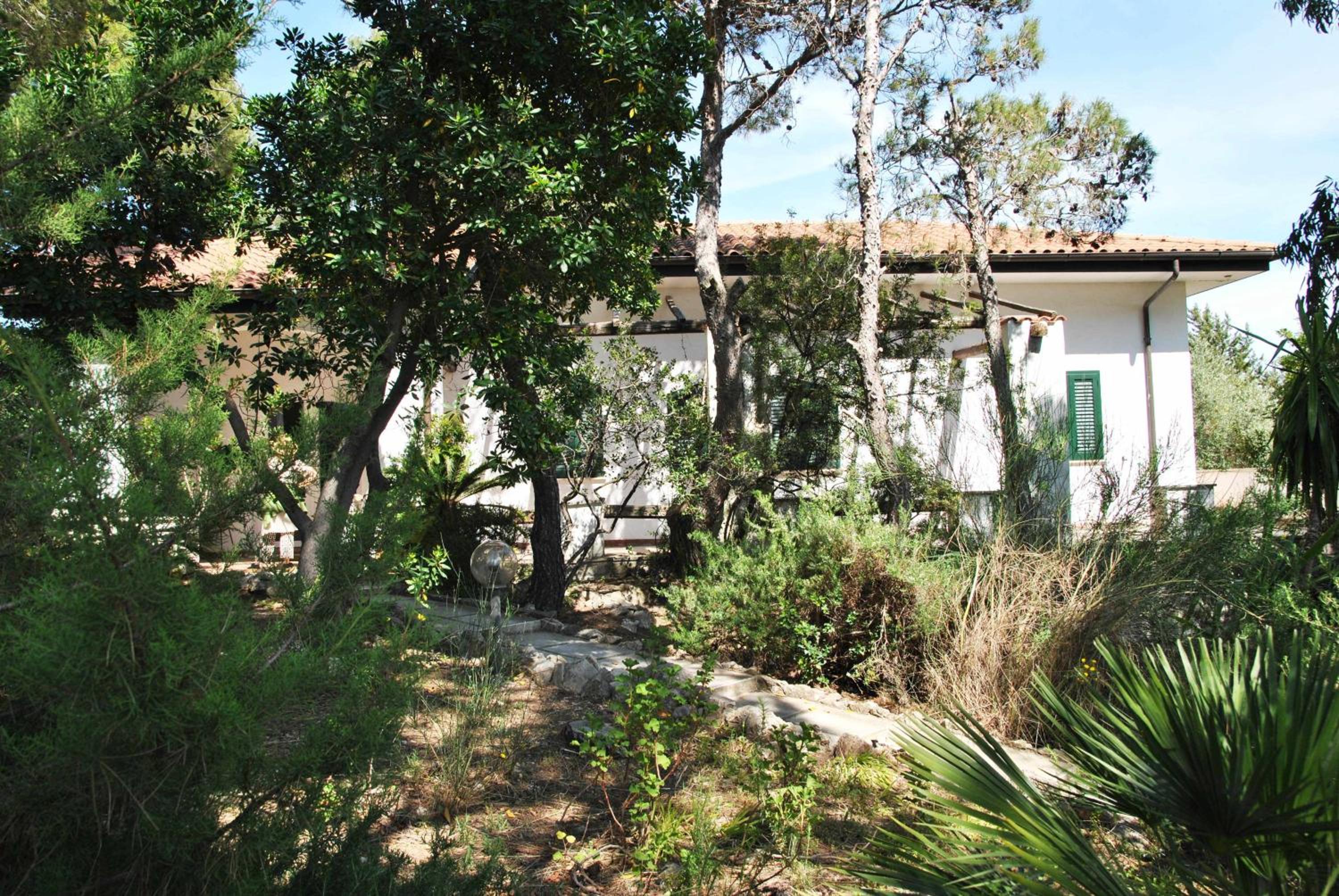 VILLA CORBEZZOLO tra natura e mare view 3