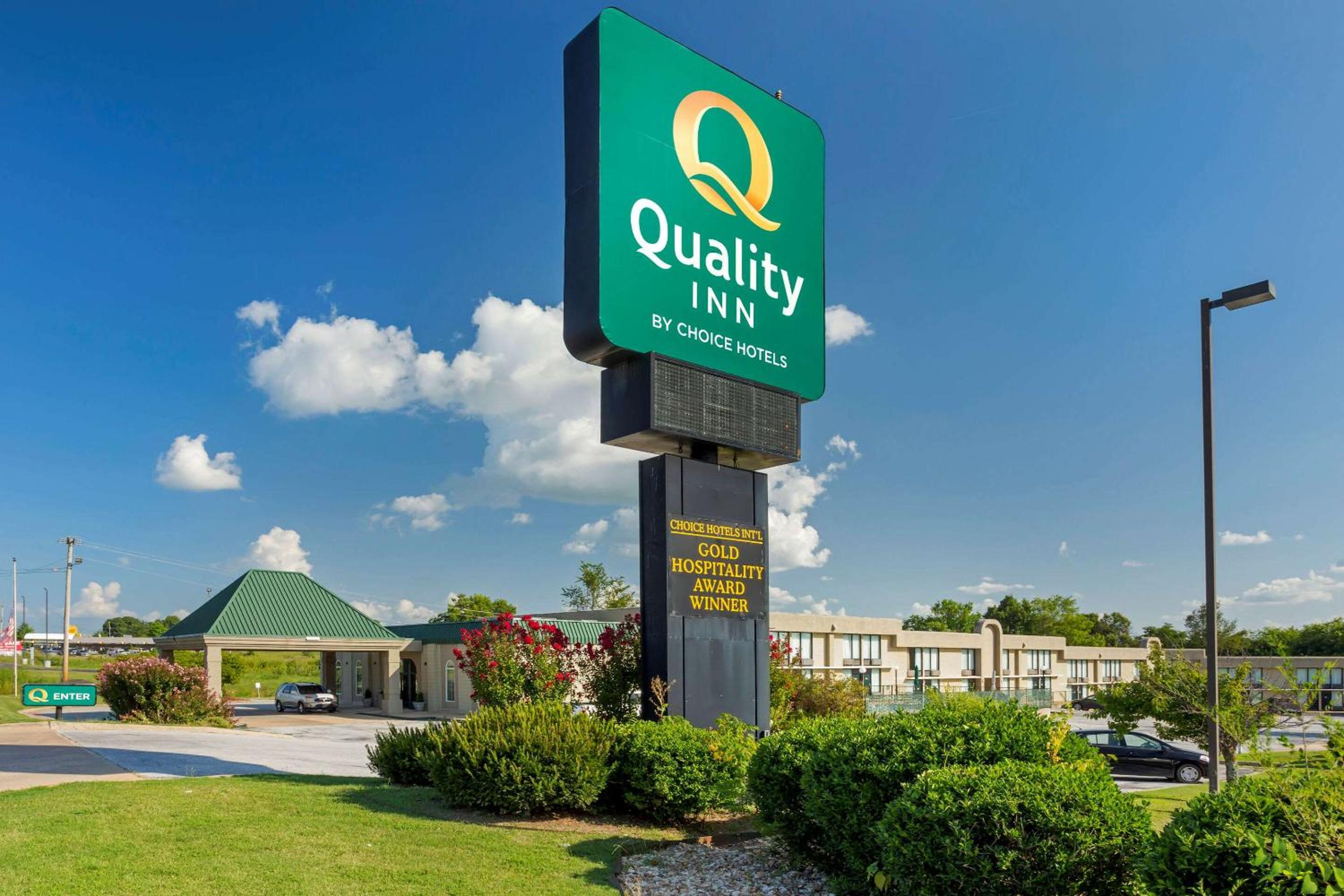 Harrison Vacations - Quality Inn Harrison North - Property Image 4