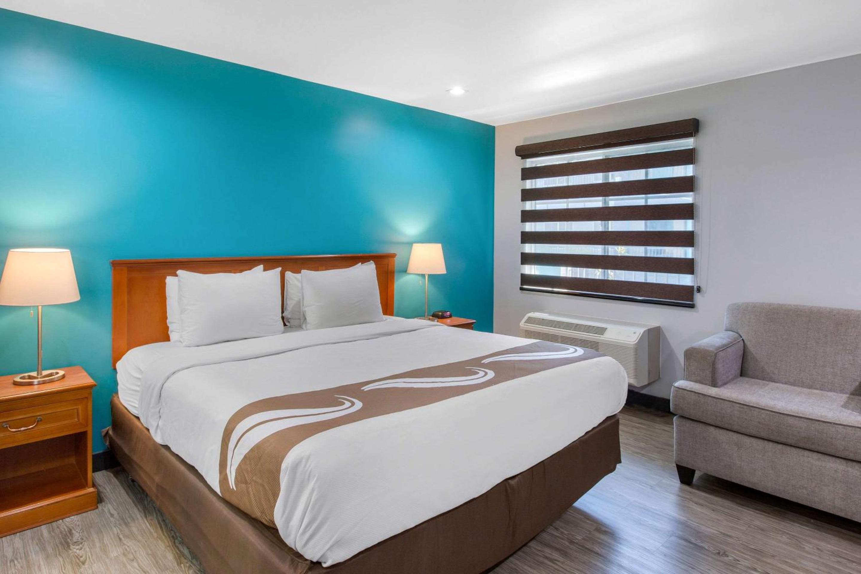 Quality Inn Near Hollywood Walk of Fame 2