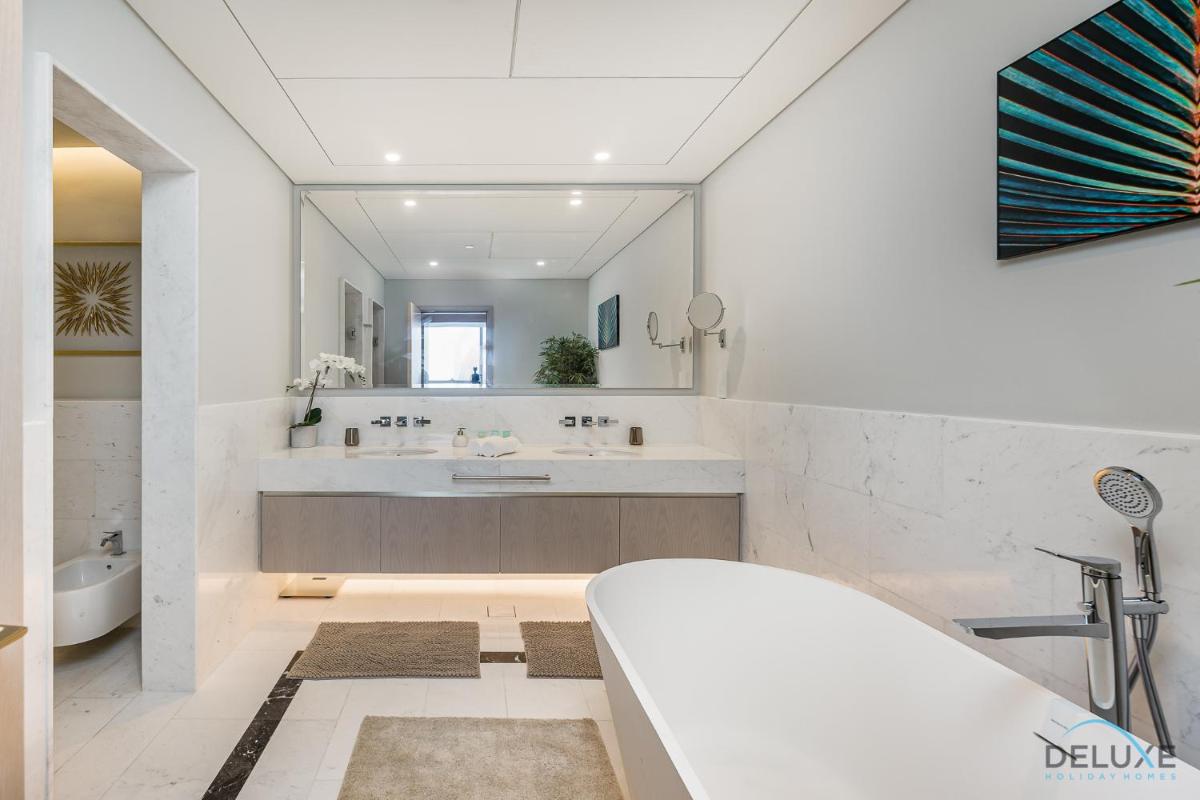Sleek 1BR at The Palm Tower Palm Jumeirah by Deluxe Holiday Homes