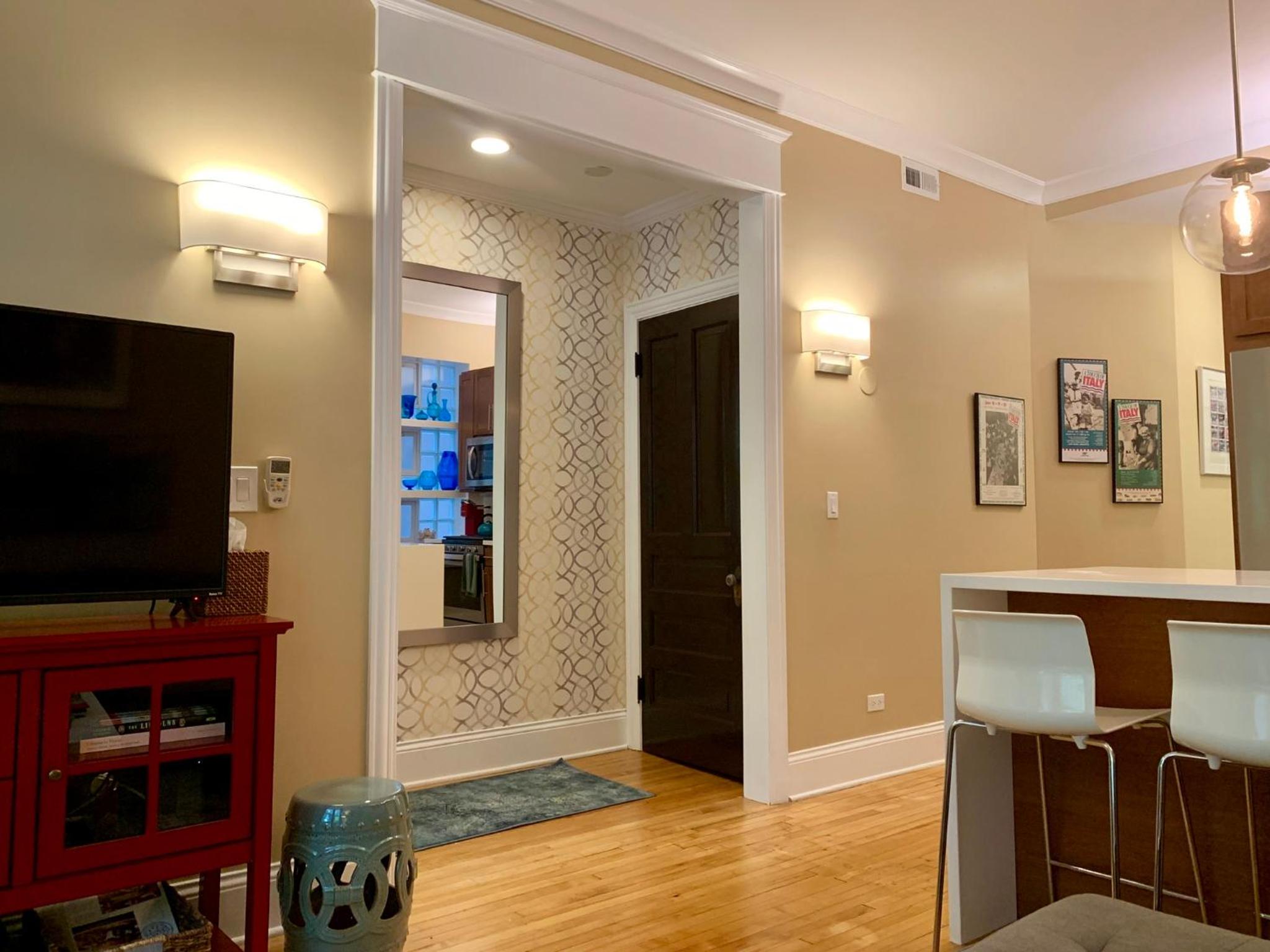 1F Cozy Home in Little Italy near Downtown West Loop United Center view 4