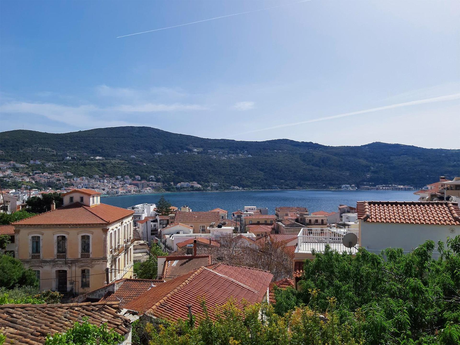 Stonehouse with wonderful seaview photo 1