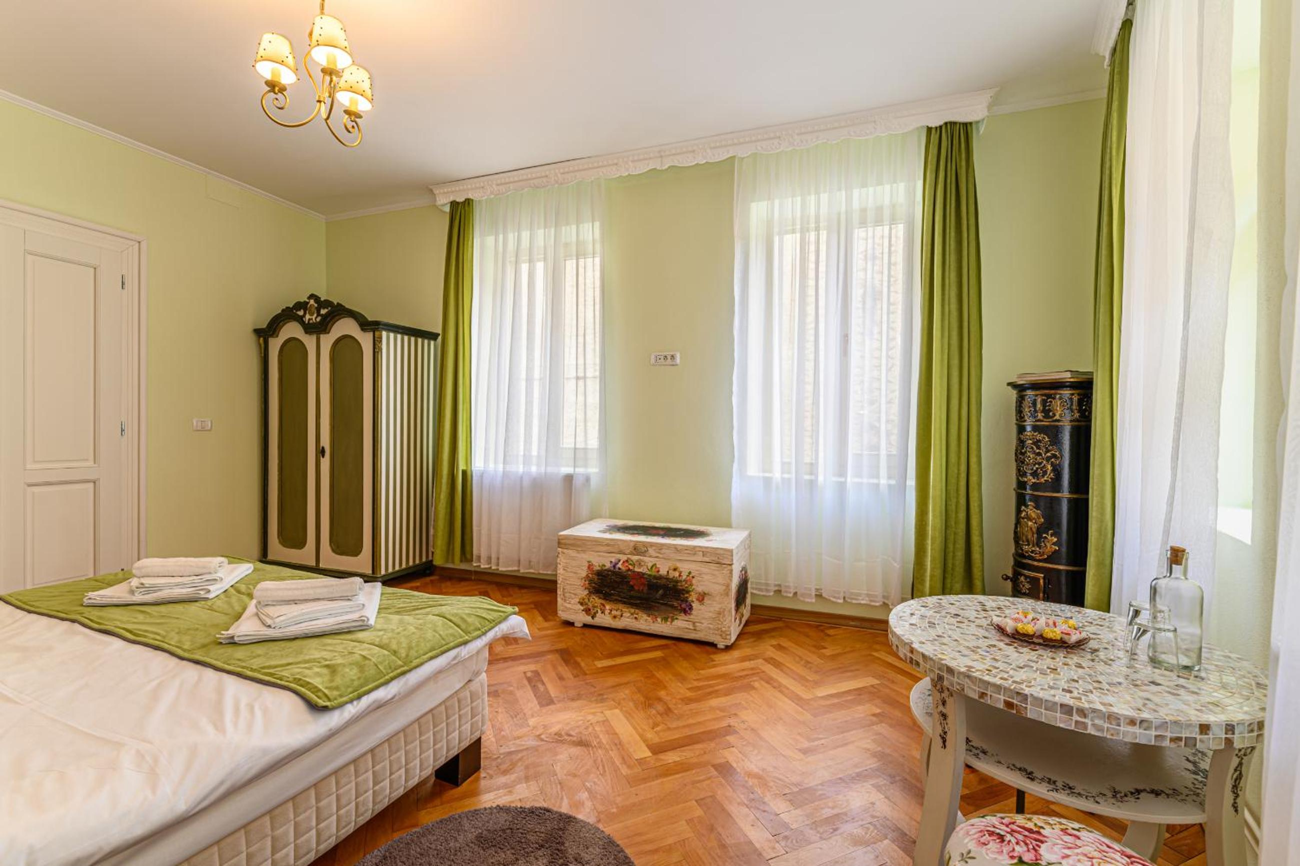 Photo 99