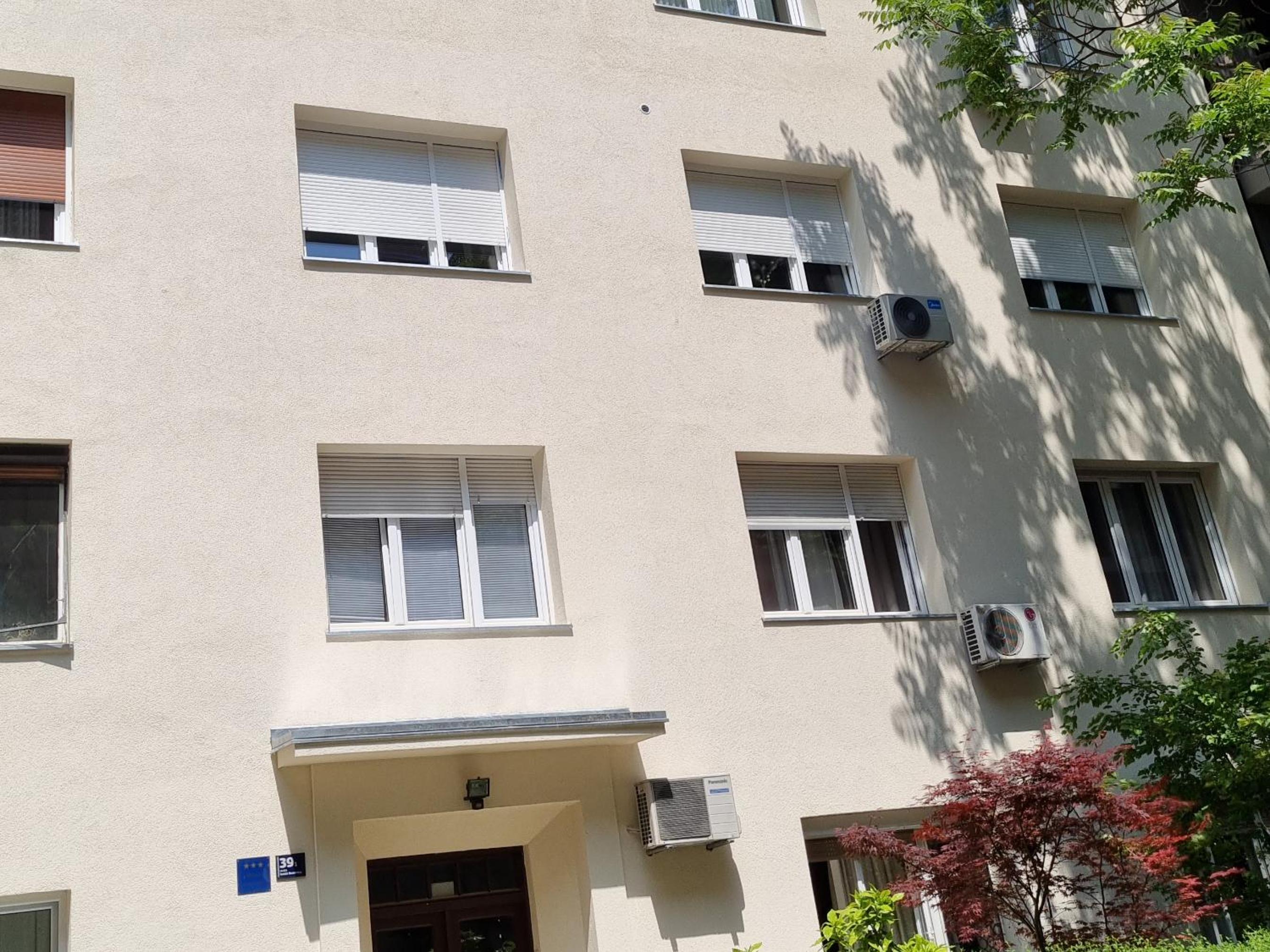 Hotel Citylux Apartments - Image 1