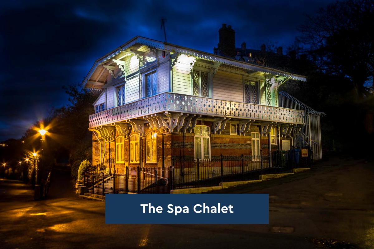 Hotel The Spa Chalet Scarborough Hot tub, pool, gym, beach location - Image 1